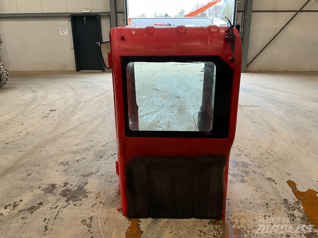 Bobcat E 80 Kabiny a interiér