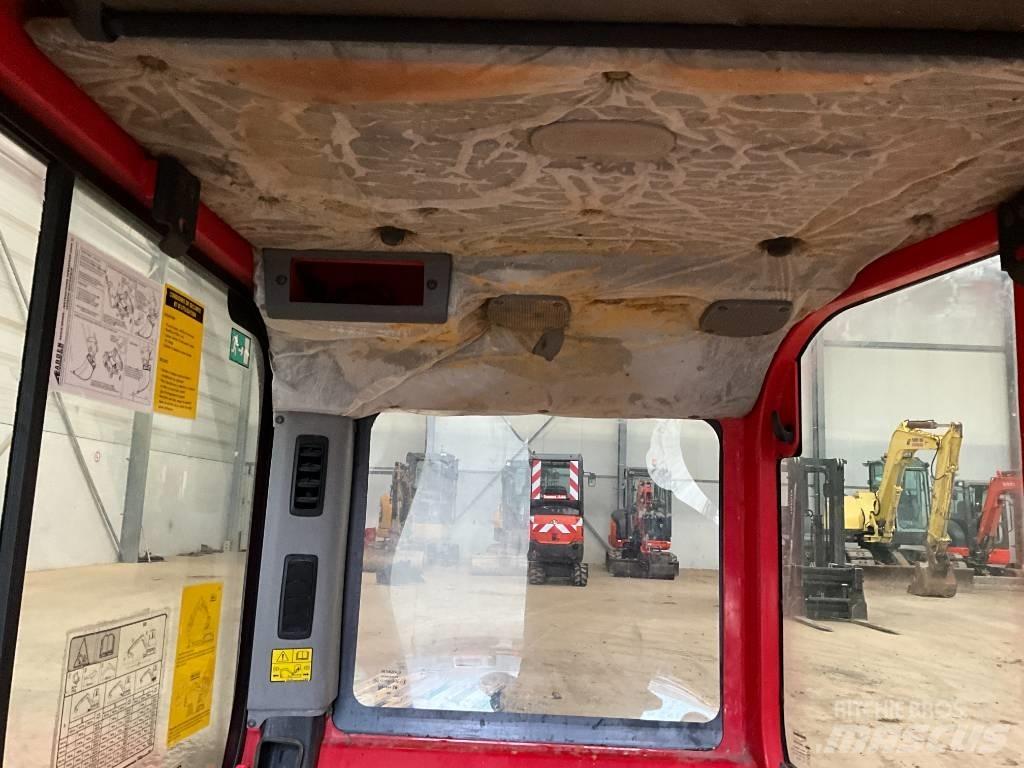Bobcat E 80 Kabiny a interiér
