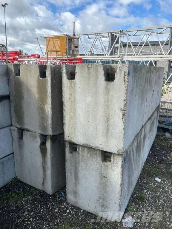 Potain MR 225 Stavební jeřáby