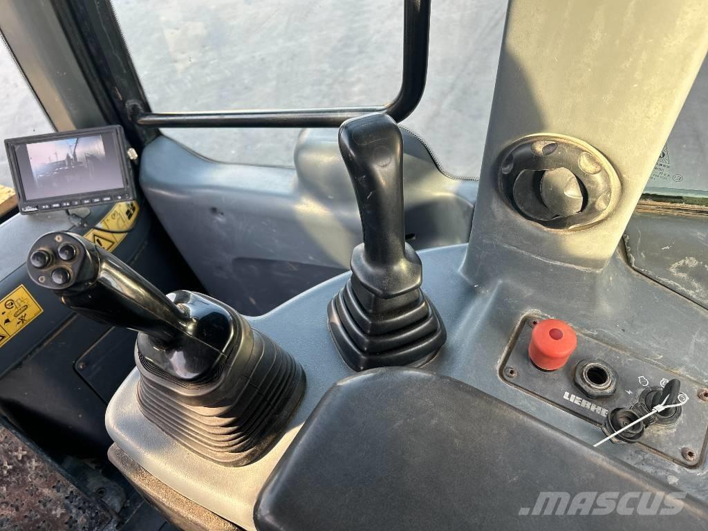 Liebherr LR634 Pásové nakladače