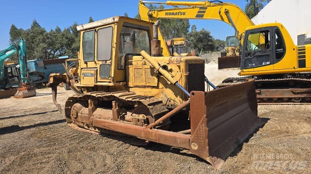 CAT D 6 D Pásové dozery