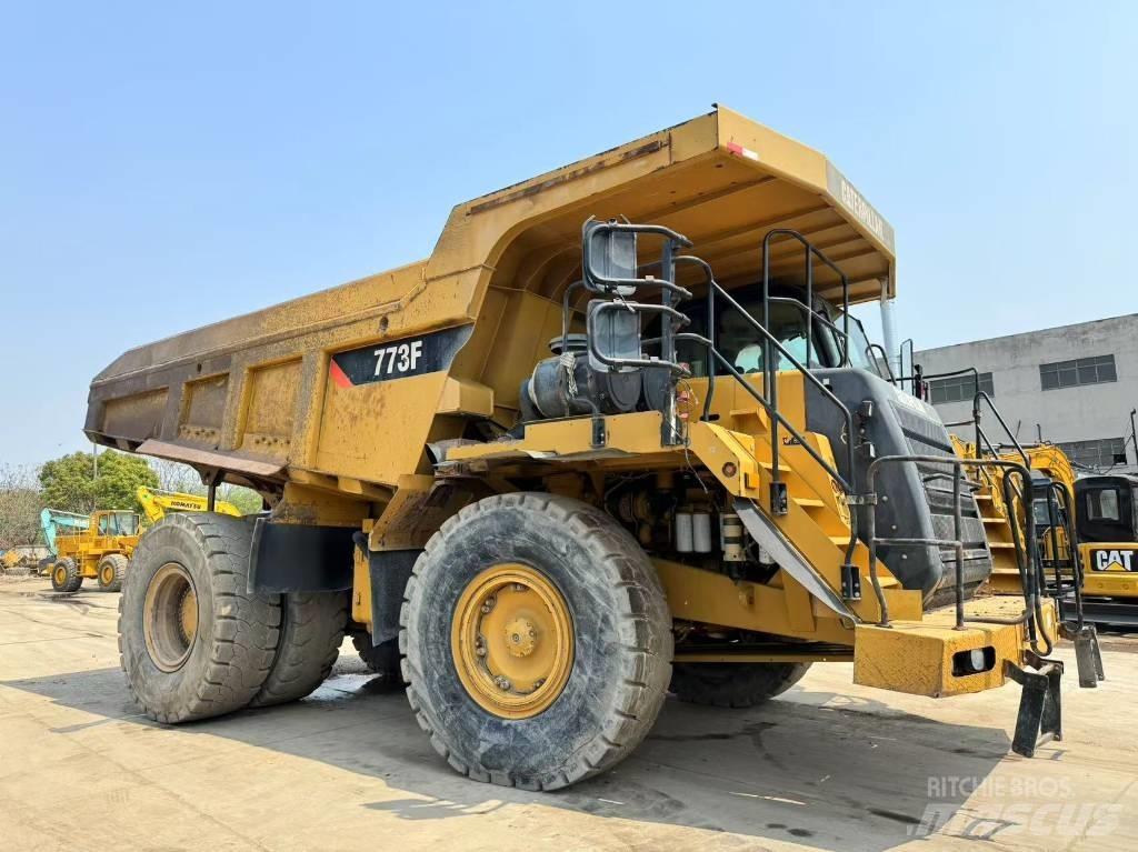 CAT 773 F Pevné dempry