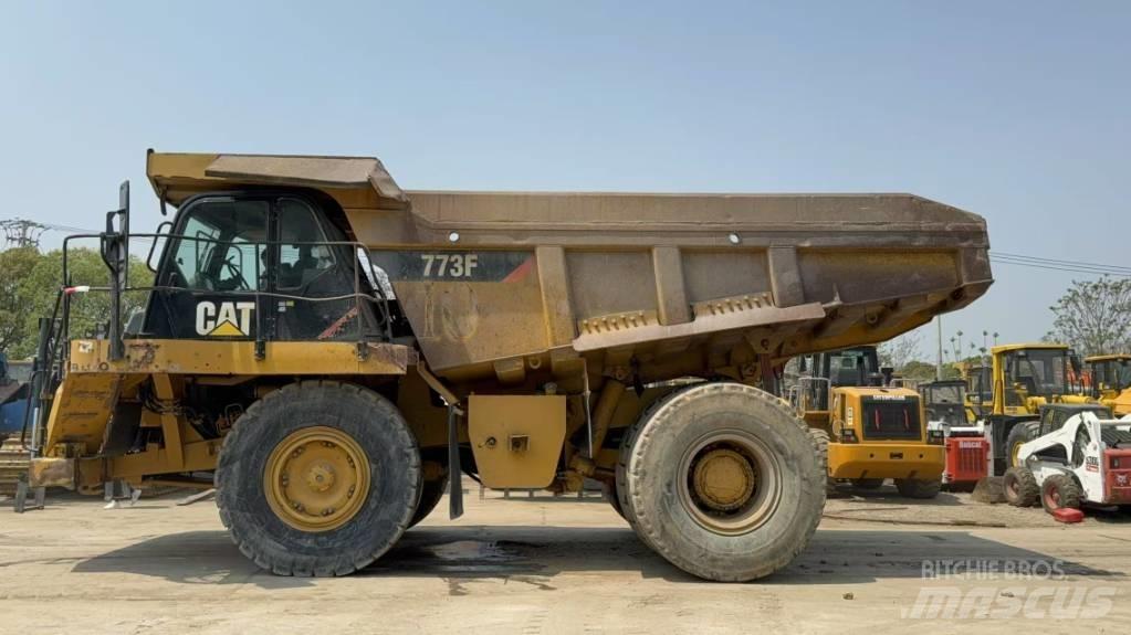 CAT 773 F Pevné dempry