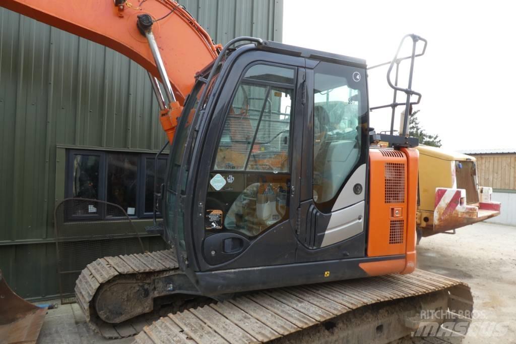 Hitachi ZX 135 US-6 Pásová rýpadla
