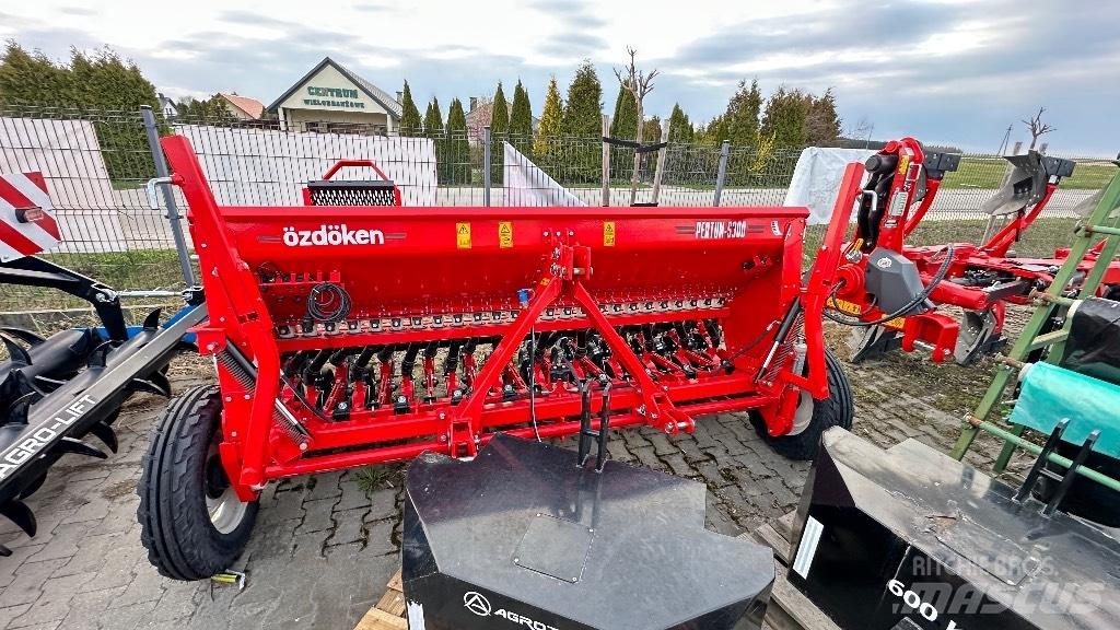 Özdöken Pertum S 300 Mechanické secí stroje