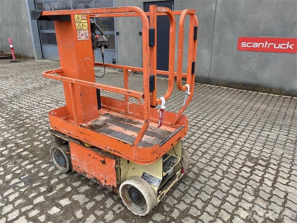 JLG 1230ES Vertikální sloupové výtahy