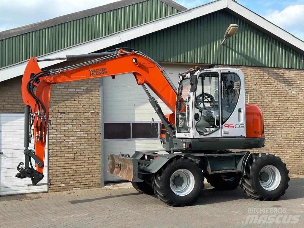 Neuson 9503 Midi rýpadla 7t - 12t