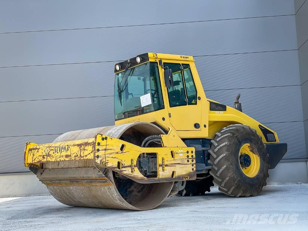 Bomag BW 213 DH-4 Tahačové válce