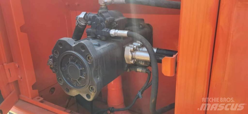 Doosan 300-7 Pásová rýpadla