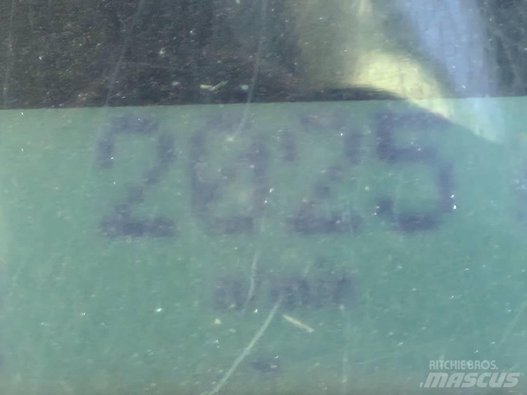 Takeuchi TL 8 Smykem řízené nakladače