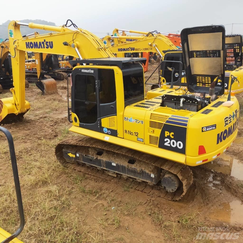 Komatsu PC200-8 Pásová rýpadla