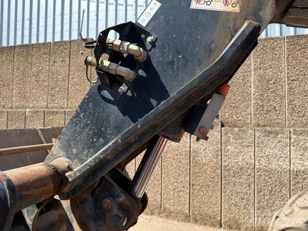 Manitou MT 733 Teleskopické manipulátory