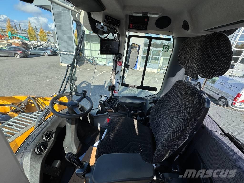 Liebherr L546 Kolové nakladače