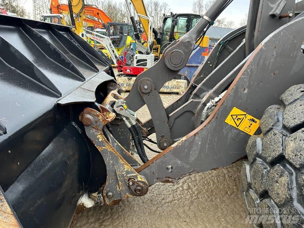 Volvo L 120 H Kolové nakladače