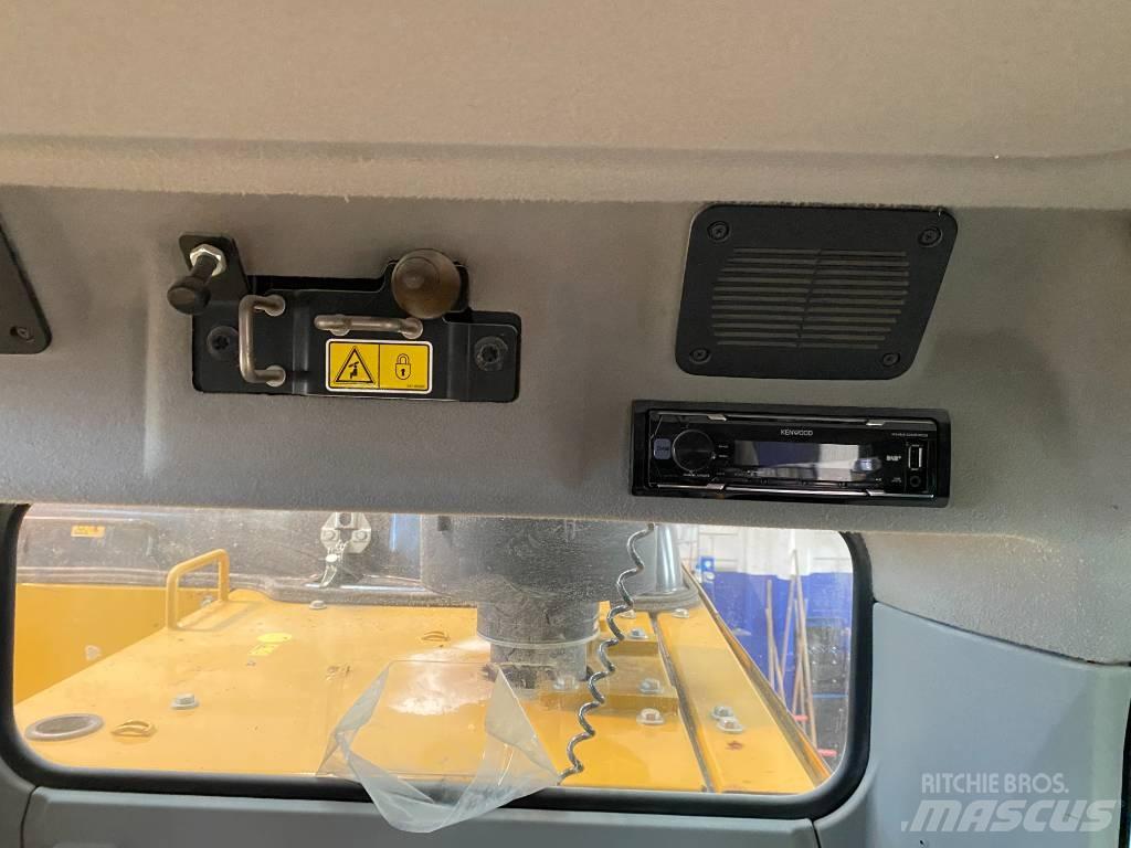 CAT 323F LN Pásová rýpadla