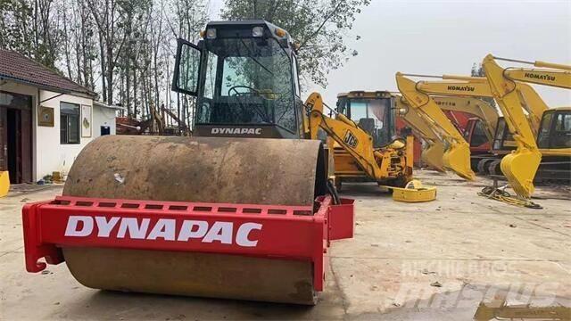 Dynapac CA301 Tahačové válce