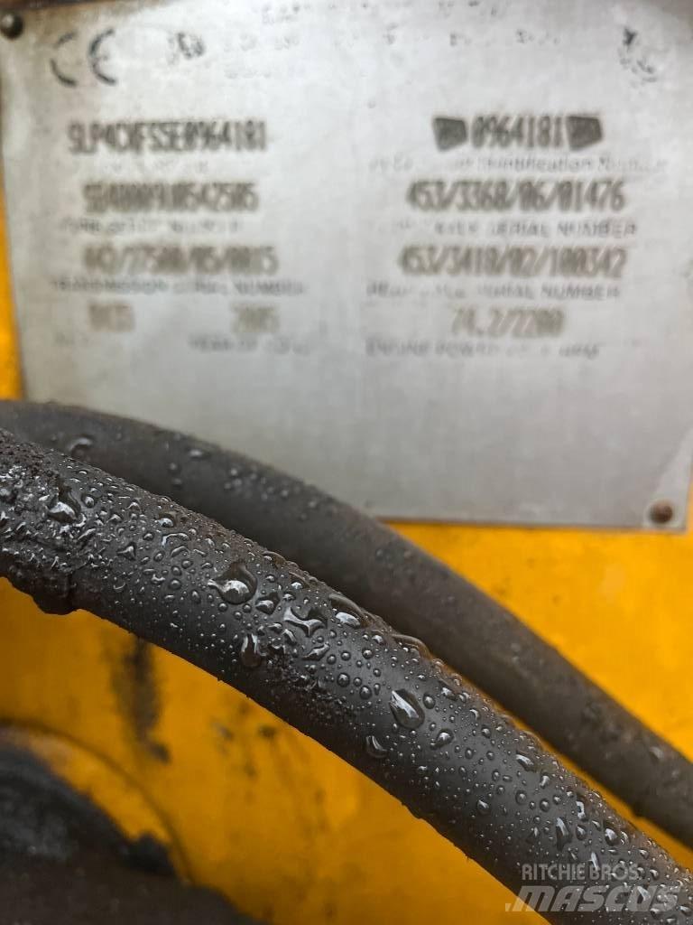 JCB 4 X Kolové nakladače