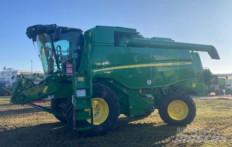 John Deere T 550 i Sklízecí mlátičky