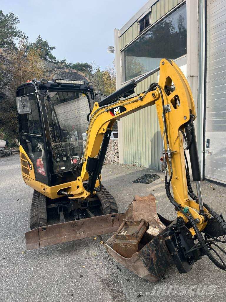 CAT 301.7 D Rototilt Mini rýpadla < 7t