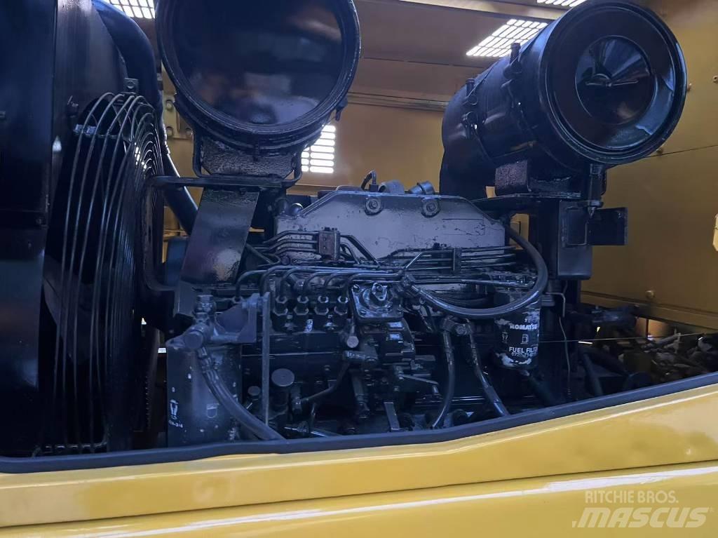 Komatsu WA 320-3 Kolové nakladače