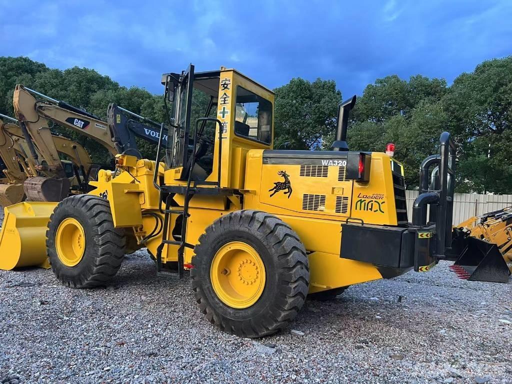 Komatsu WA 320-3 Kolové nakladače