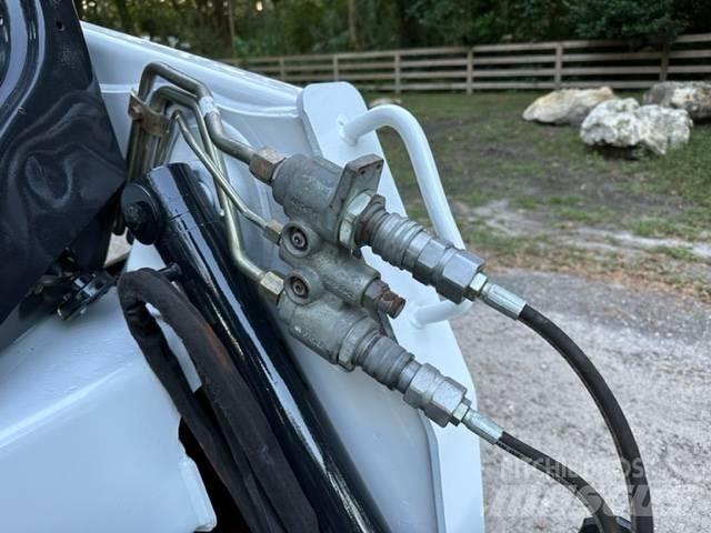 Bobcat S 450 Smykem řízené nakladače