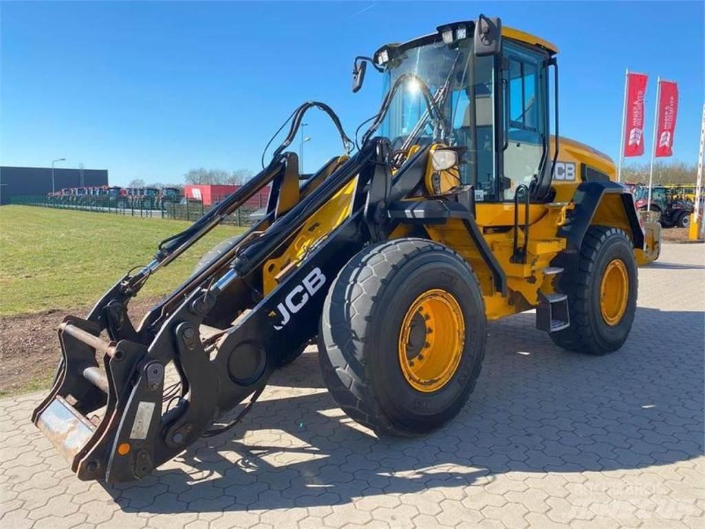 JCB 437 HT Kolové nakladače