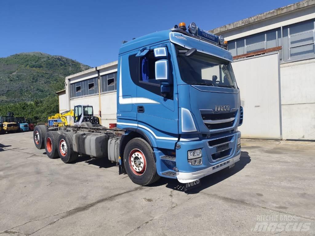 Iveco Stralis 320S50 Valník s navijákem
