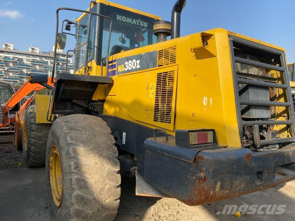 Komatsu WA 380-3 Kolové nakladače