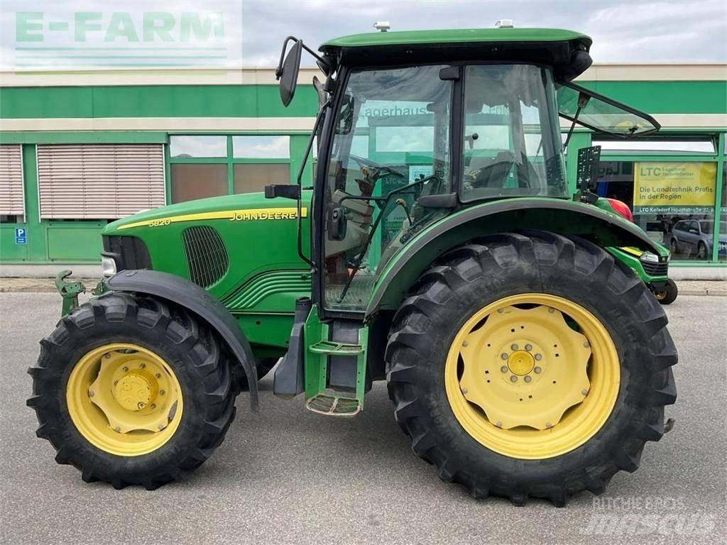 John Deere 5820 Traktory