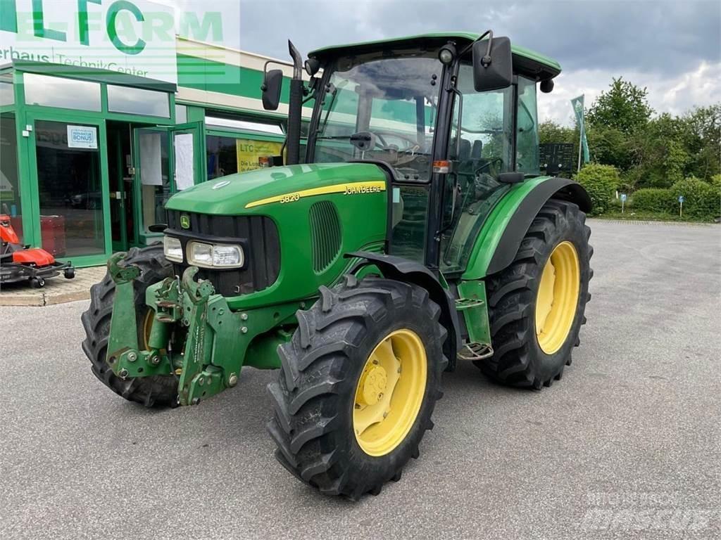 John Deere 5820 Traktory