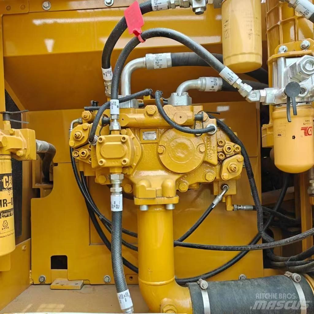 CAT 329 D Pásová rýpadla