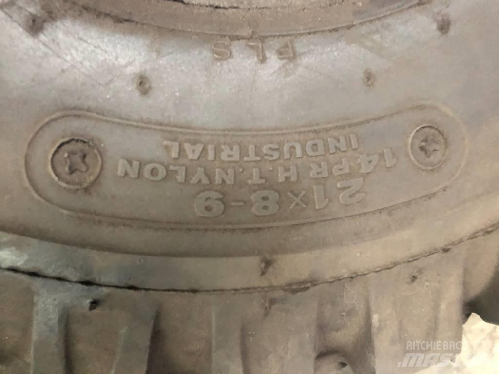 Bridgestone 21x8-9 Pneumatiky, kola a ráfky
