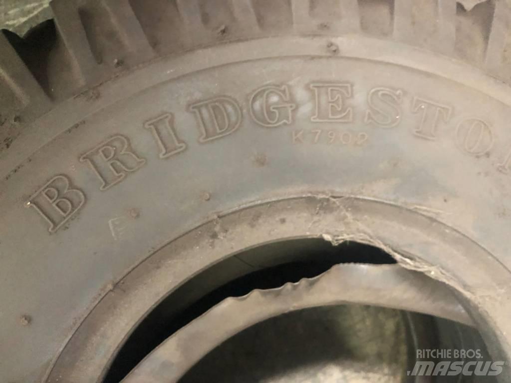 Bridgestone 21x8-9 Pneumatiky, kola a ráfky