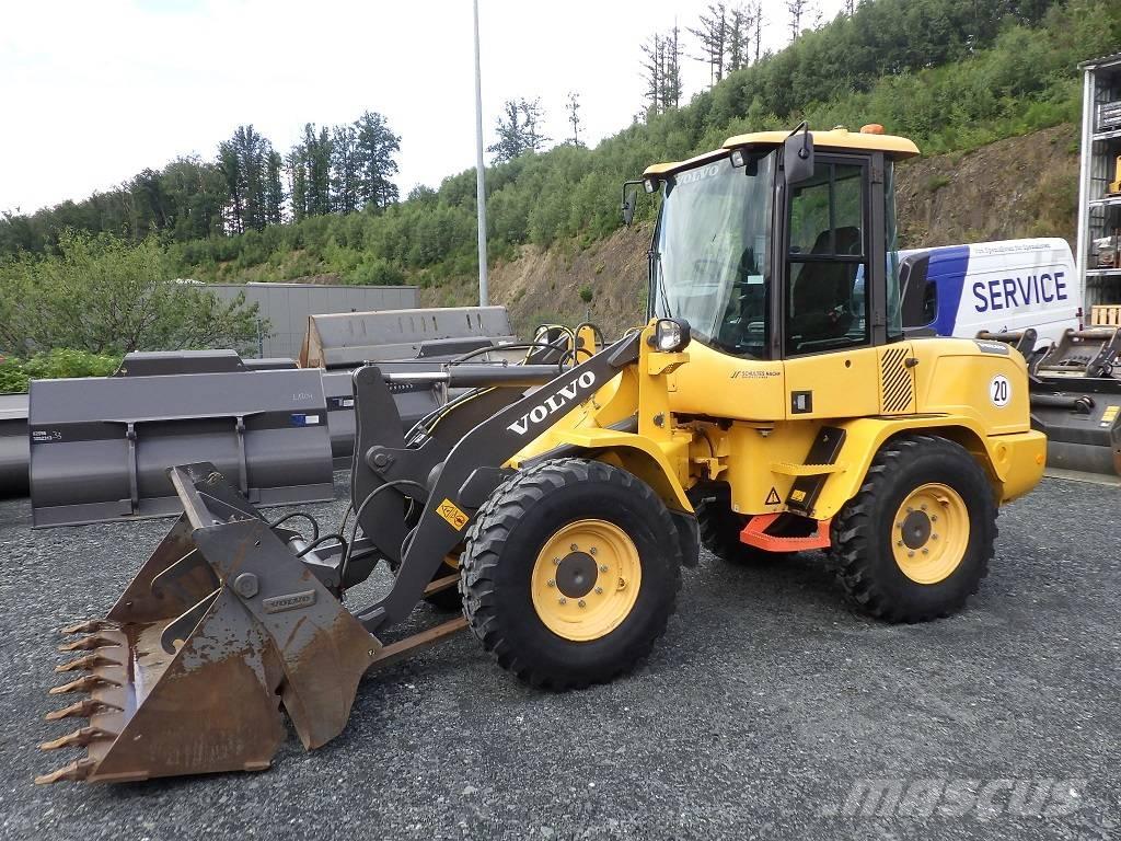 Volvo L 30 G Kolové nakladače