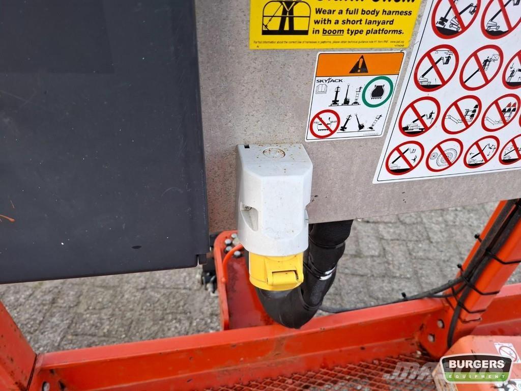 SkyJack SJ85 AJ Kloubové plošiny