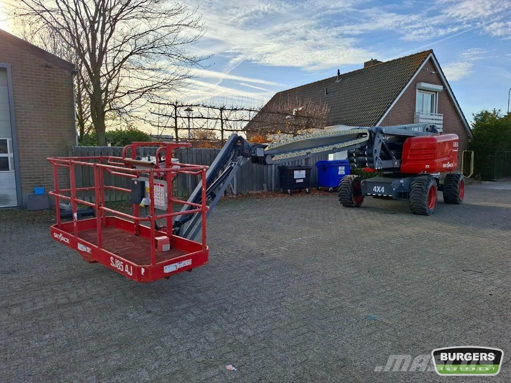 SkyJack SJ85 AJ Kloubové plošiny