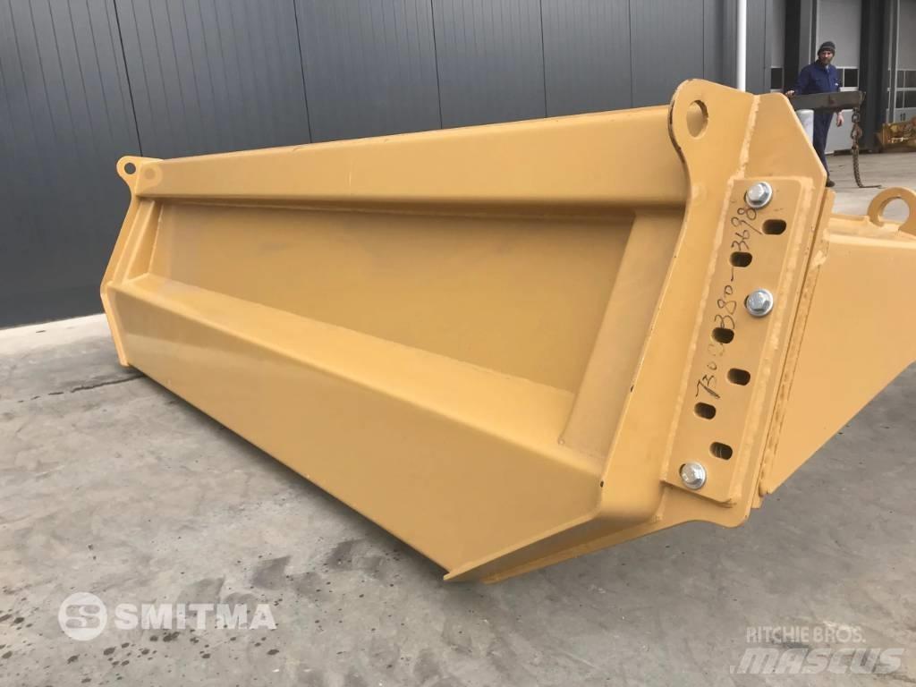 CAT 730C Zadní dveře