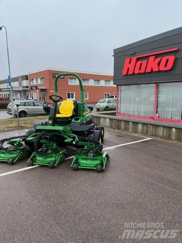 John Deere 9009 Sekačky pro sečení roughů a semiroughů