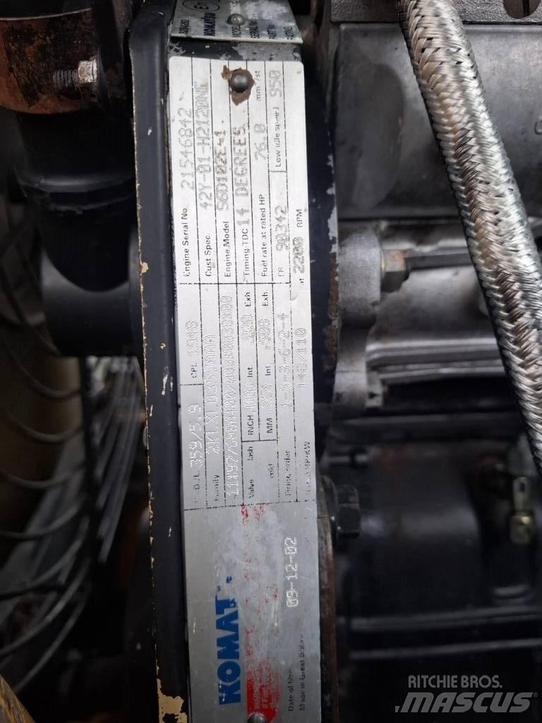 Komatsu WA 270-3 Kolové nakladače