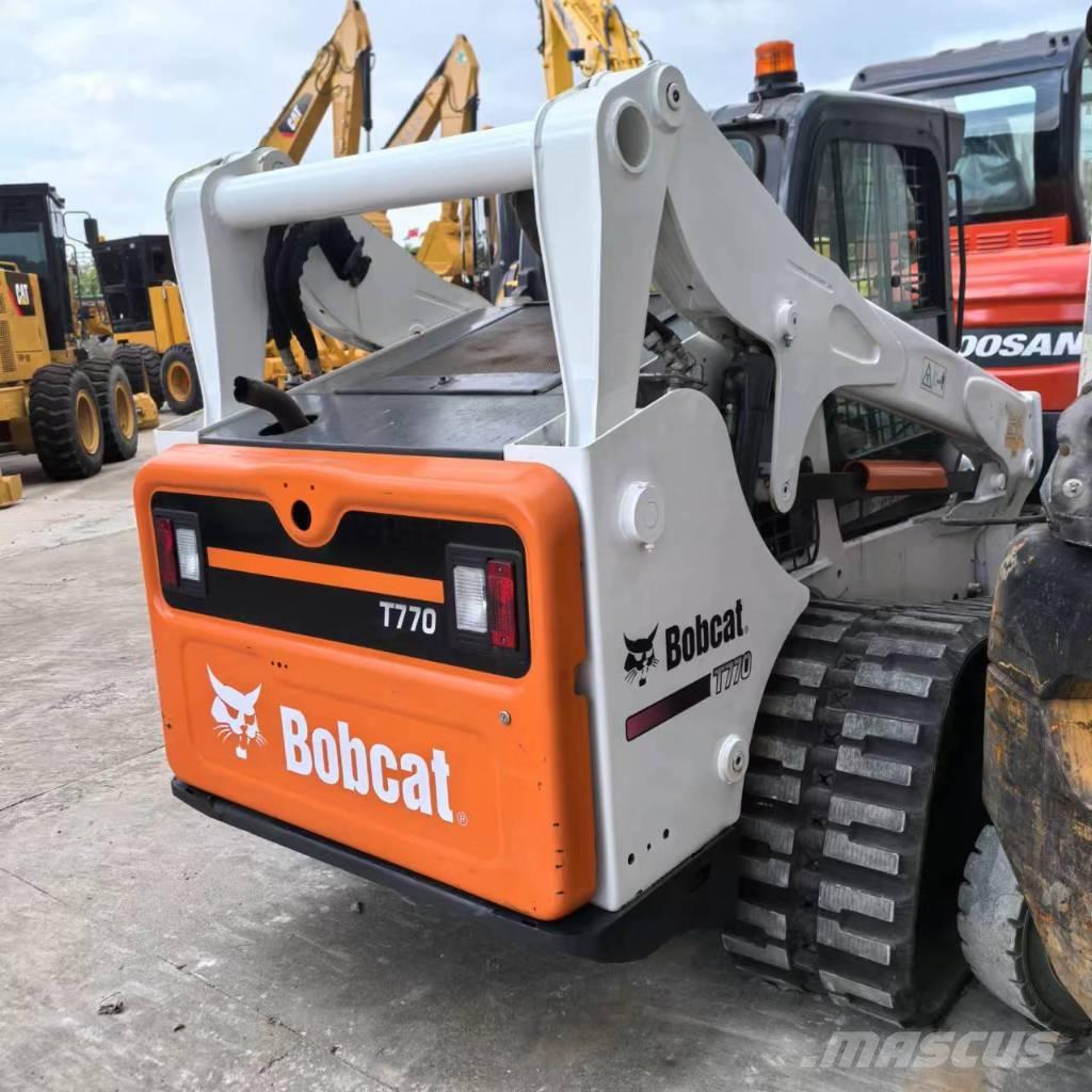 Bobcat T 770 Smykem řízené nakladače