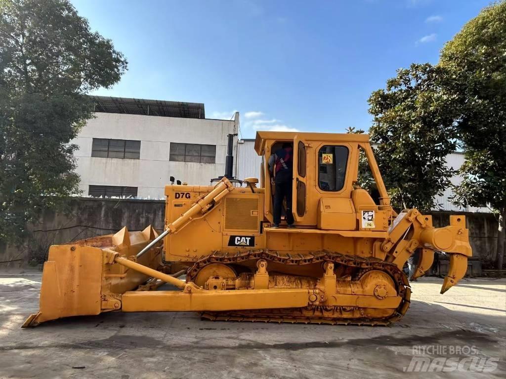 CAT D 7 G Grejdry