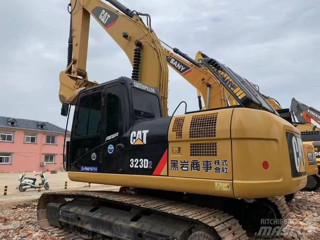 CAT 323 D L Pásová rýpadla