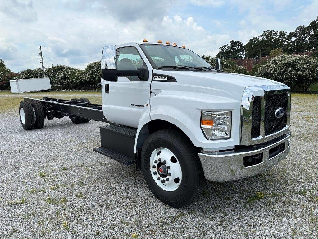 Ford F 750 Nákladní vozidlo bez nástavby