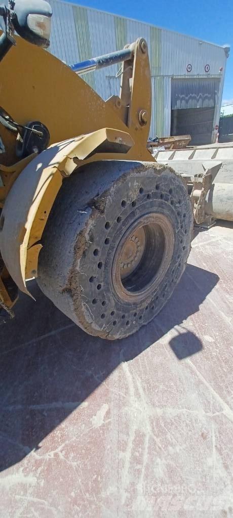 CAT 930 M Kolové nakladače