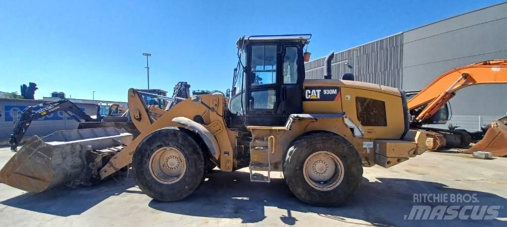 CAT 930 M Kolové nakladače