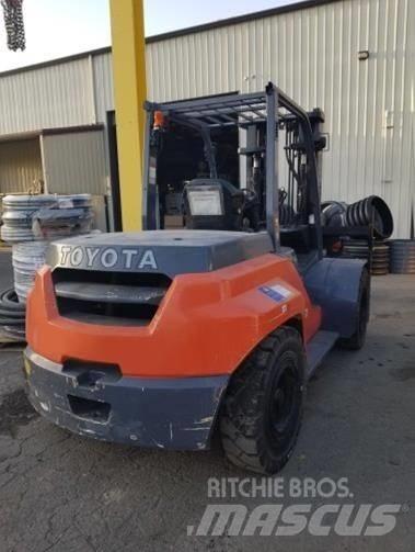 Toyota 8FD70U Dieselové vozíky