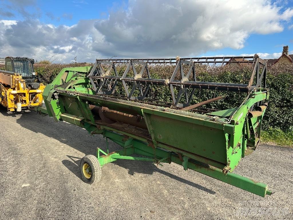 John Deere 1075 Sklízecí mlátičky