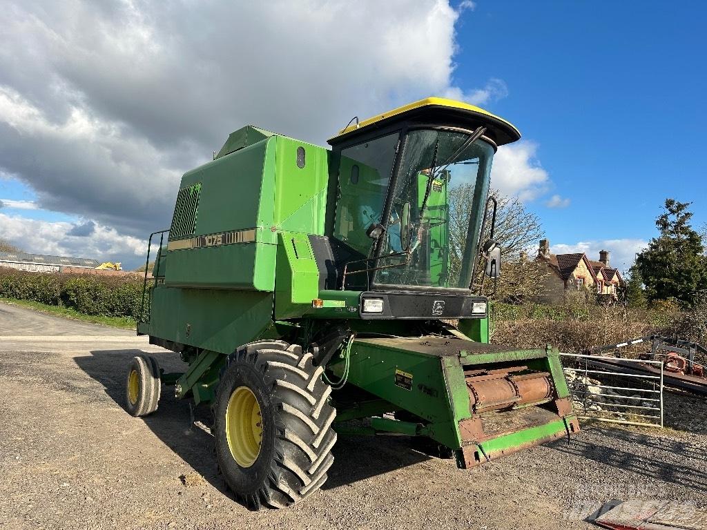 John Deere 1075 Sklízecí mlátičky