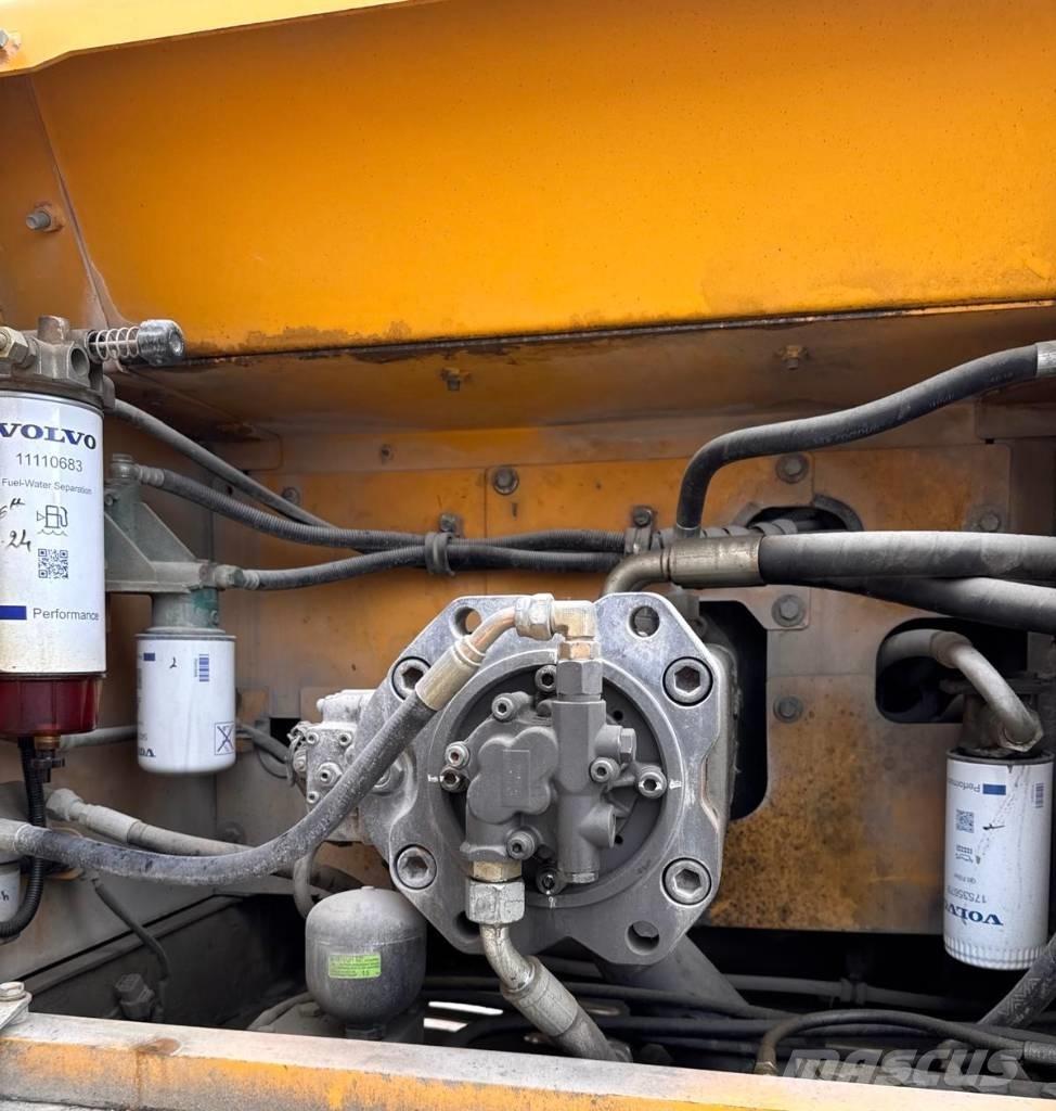 Volvo EC 300 D L Pásová rýpadla